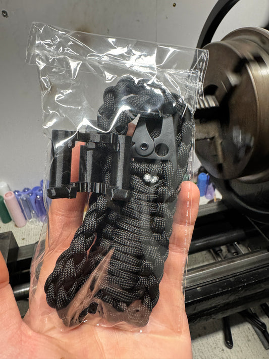 Blackout (Pivot Pendy Kickstand Adapter + Paracord Lanyard)